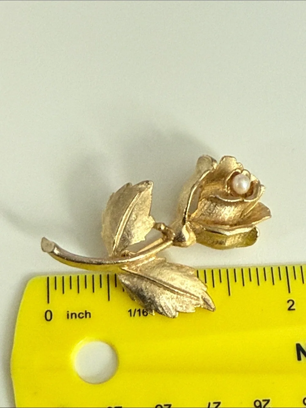 Vintage Gold-Tone Rose Brooch with Pearl Accent - Women Jewelry pin Classic